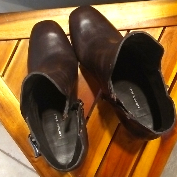 Andrew Marc square toe high heel ankle boots - Picture 6 of 8